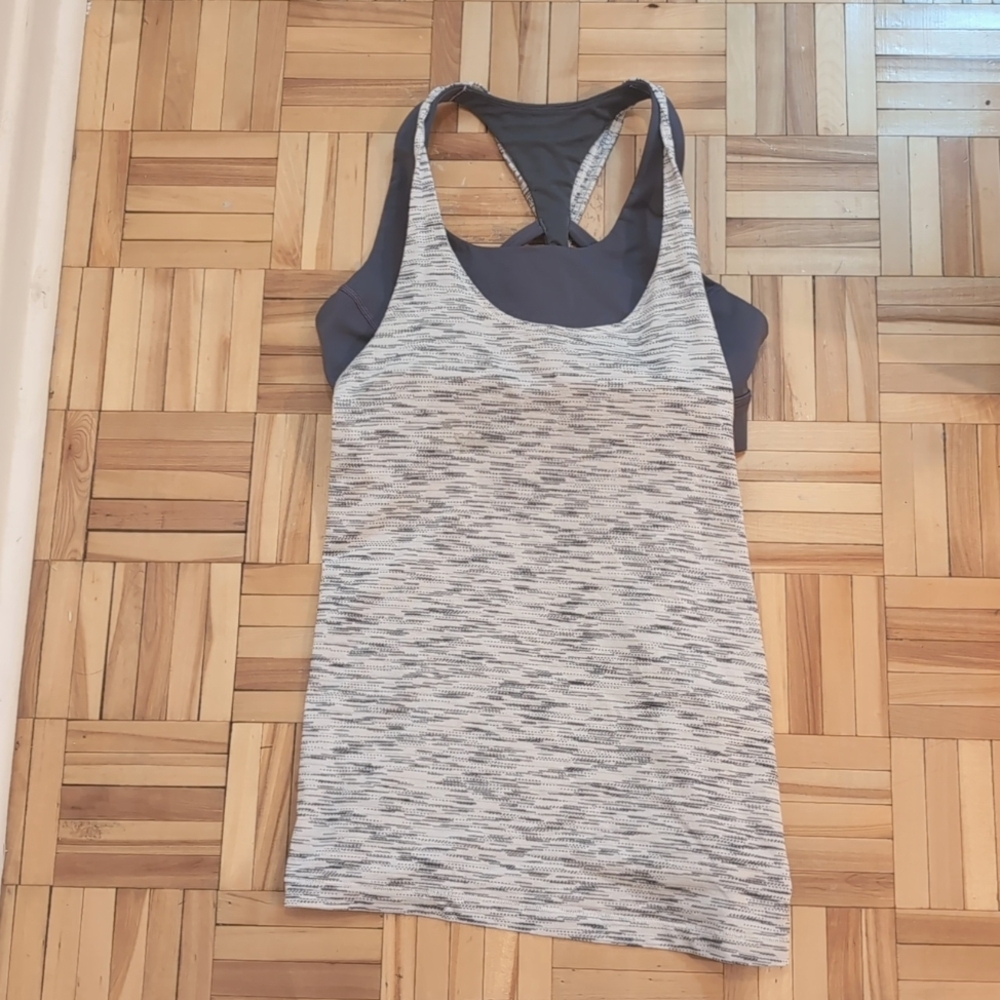 Lululemon Twist & Toil tank with built in sport bra size 8